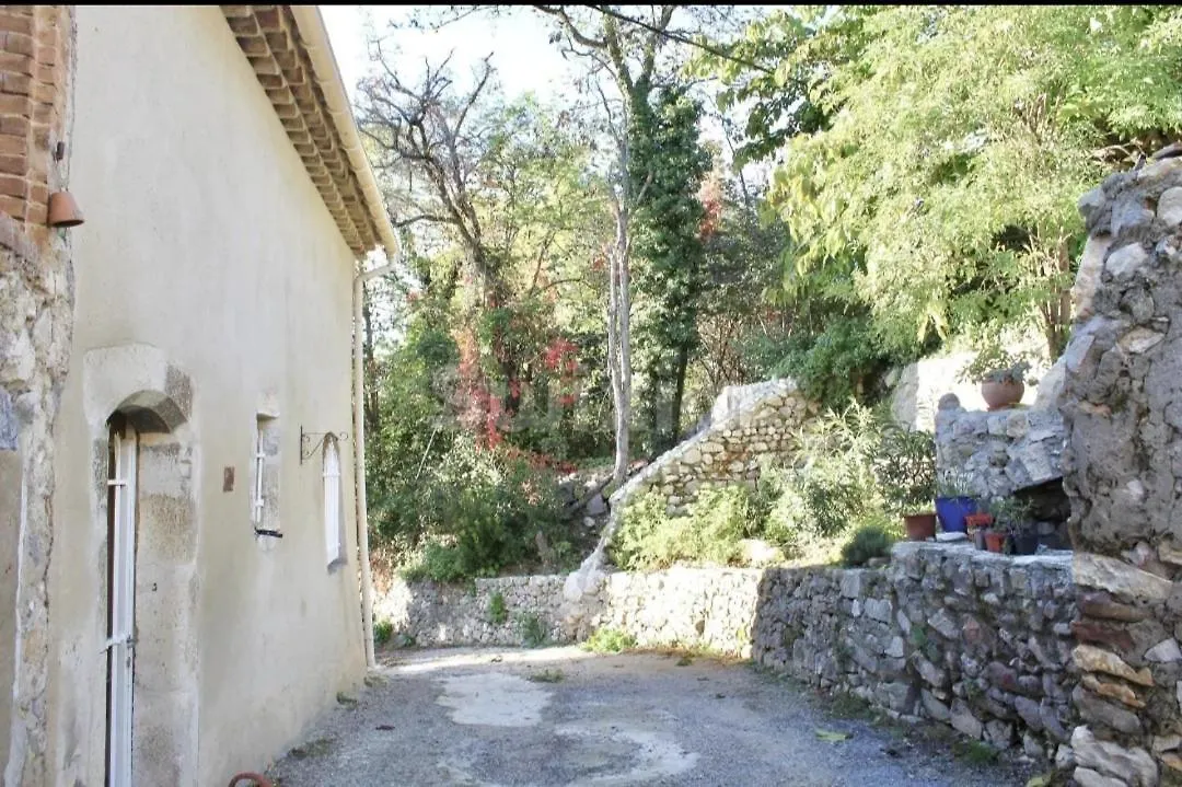 Homestay L'Etable Apartment La Coucourde